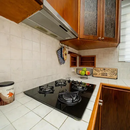 3 Bedroom Flat Central, Beach, Walking Streets * Limassol