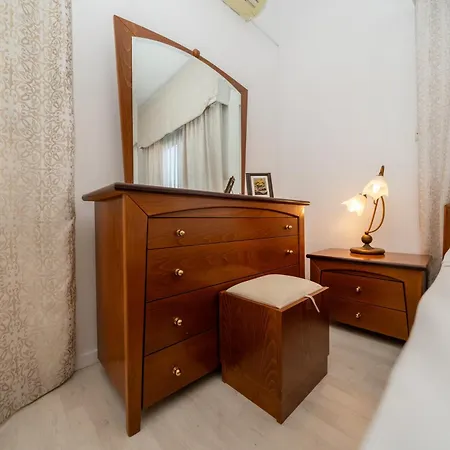 3 Bedroom Flat Central, Beach, Walking Streets Apartment *