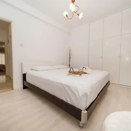 3 Bedroom Flat Central, Beach, Walking Streets Apartment Limassol