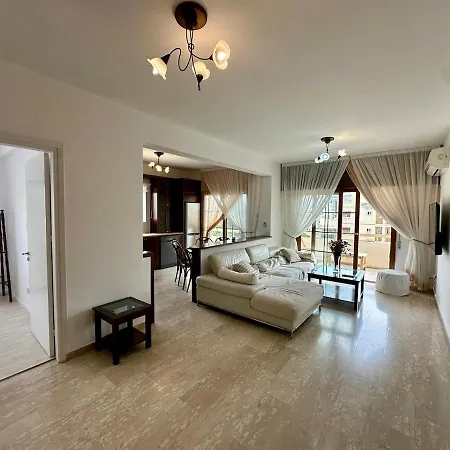 Lägenhet 3 Bedroom Flat Central, Beach, Walking Streets *