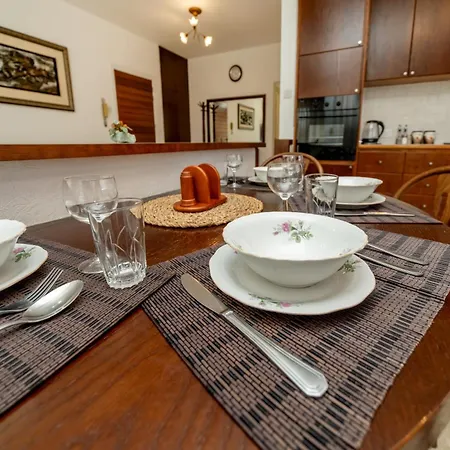 3 Bedroom Flat Central, Beach, Walking Streets Appartement *