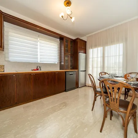 Apartament 3 Bedroom Flat Central, Beach, Walking Streets Limassol