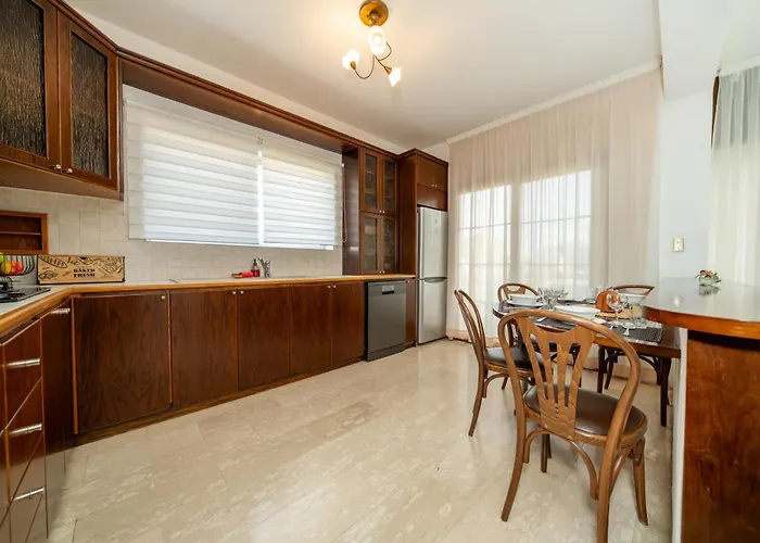 アパート 3 Bedroom Flat Central, Beach, Walking Streets リマソール