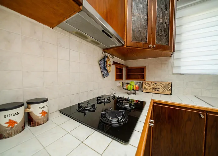 3 Bedroom Flat Central, Beach, Walking Streets * リマソール